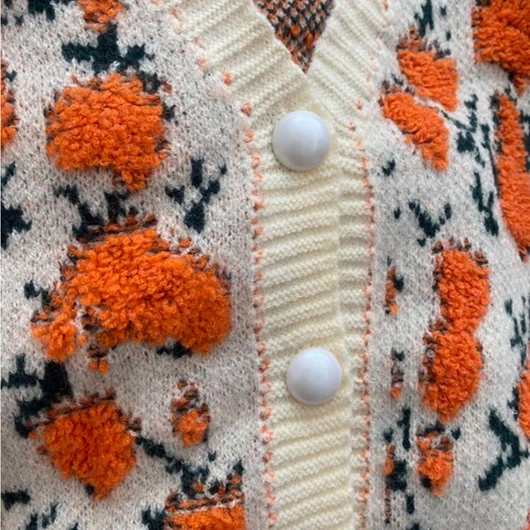 Sweaters - Floral cardigan S/M